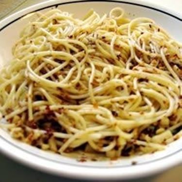 pasta aglio olio e peperoncino